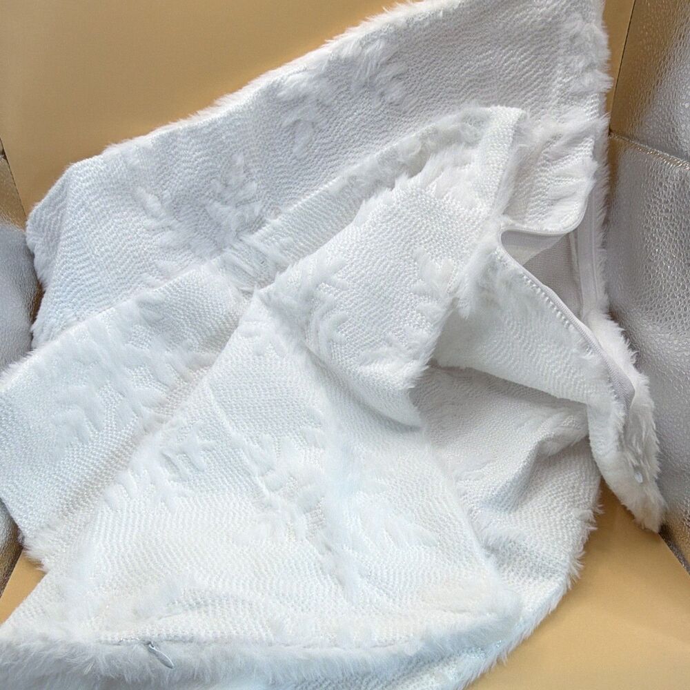 Two White Snowflake Pattern Square Pillow Covers 17 in, Zip Closure Throw